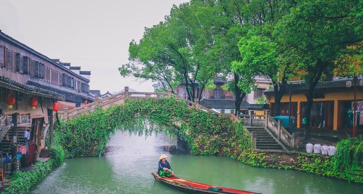 浪漫的舟游，邂逅美景与爱情（浪漫的舟游，邂逅美景与爱情）