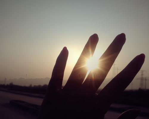 忘记夕阳下孤独的忧伤
