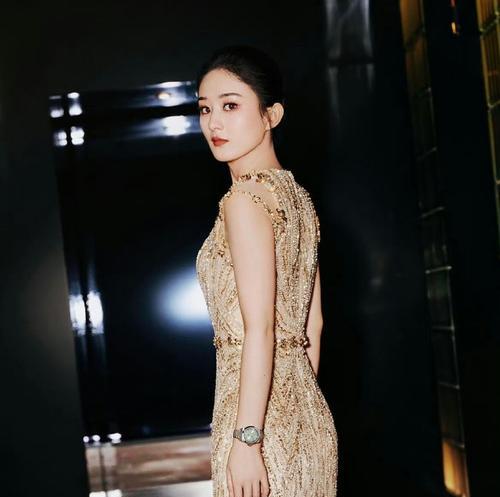 岁月青春，光芒万丈（探寻人生道路上的青春闪光点）