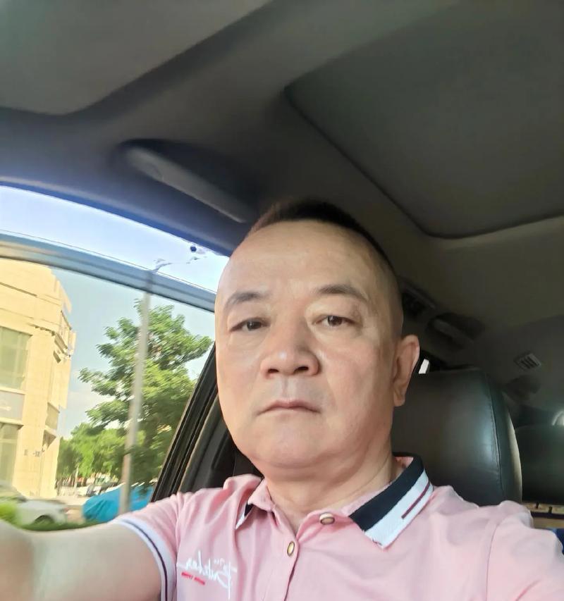 突破自我，勇攀高峰（面对困难，拼搏不停）