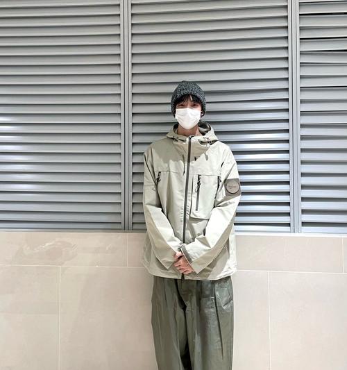 秋天的觉醒（探索生命与自然的奇妙之旅）