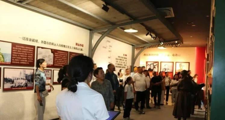 一场跨越民族的珍贵友谊（当两个文化背景迥异的人，因一次偶然的相遇而成为互相帮助的朋友）