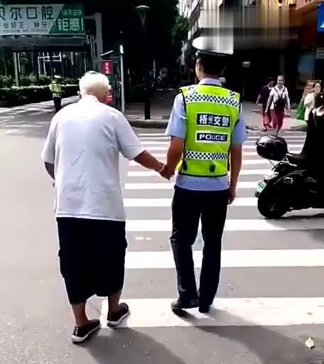 感动无处不在（一位老人的故事）