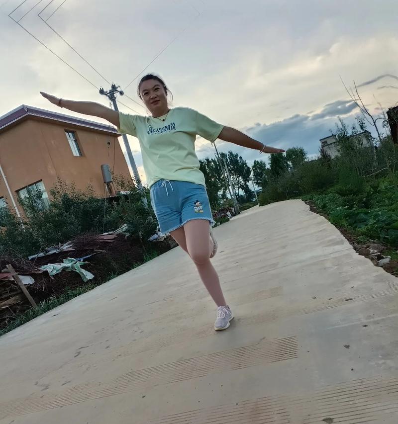 阳光之路（迈开你的脚步，勇往直前）