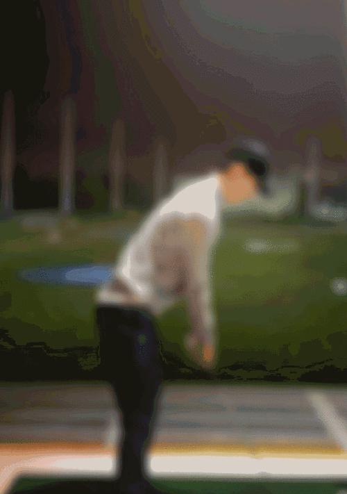 海上冒险家——坚持梦想、不畏风雨（一位年轻人为了实现梦想克服重重困难的故事）