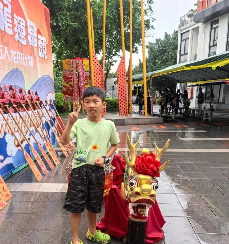 端午节趣闻：龙舟比赛上的惊险一幕