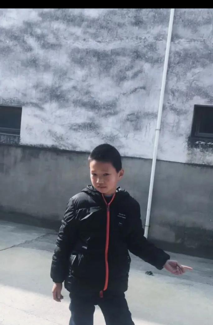 童年的无忧无虑——一个小镇女孩的故事