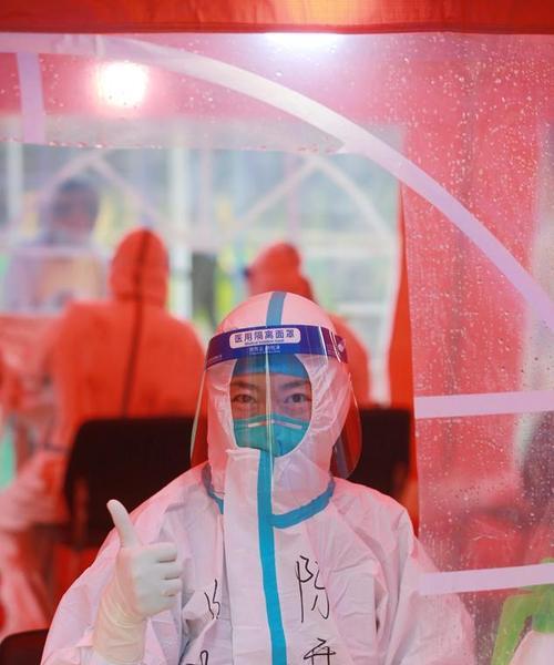 疫情，见证了医护人员的伟大（他们是无畏的战士，是荣耀的使者）