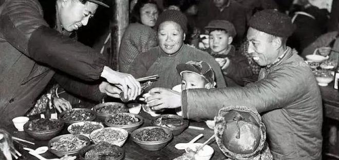岁月如烟，土灶承载了过多的往事（乡村故事，人生经历，传统文化）