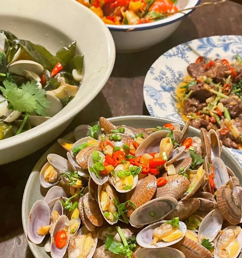 一个热爱美食的小伙子（一个热爱美食的小伙子）