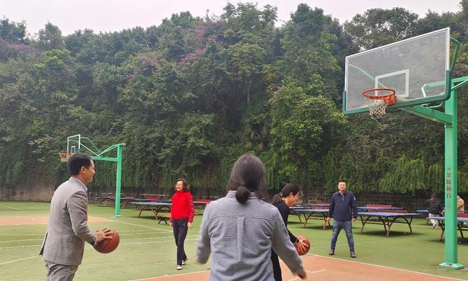 趣味运动会（同学们展示自己的才能）