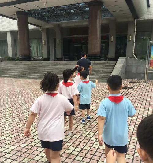 高飞的梦想（一个小女孩的蜕变）