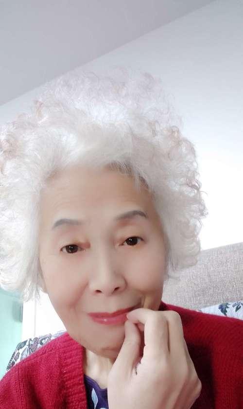 我为幸福而赞叹——一个小女孩的故事