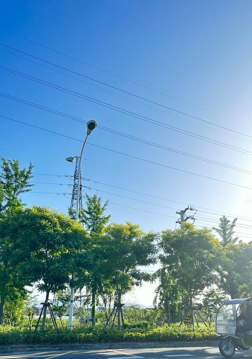 穿梭在城市街角的人物故事（穿梭在城市街角的人物故事）
